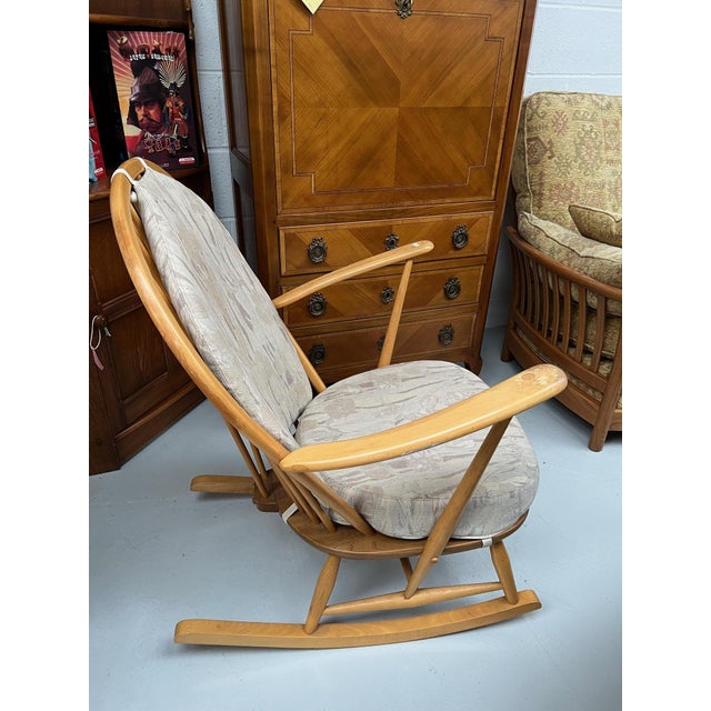 Wood Blonde Model 315 Rocking Chair by Lucian Ercolani for Ercol, 1960s For Sale - Image 7 of 8