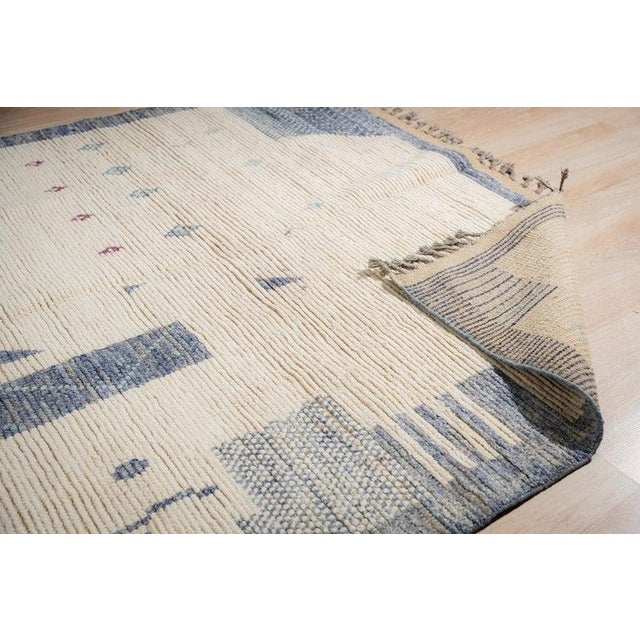 6x10 Gray Hand-Knotted Wool Asymmetrical Border Tribal Modern Carpet Rug For Sale - Image 4 of 8