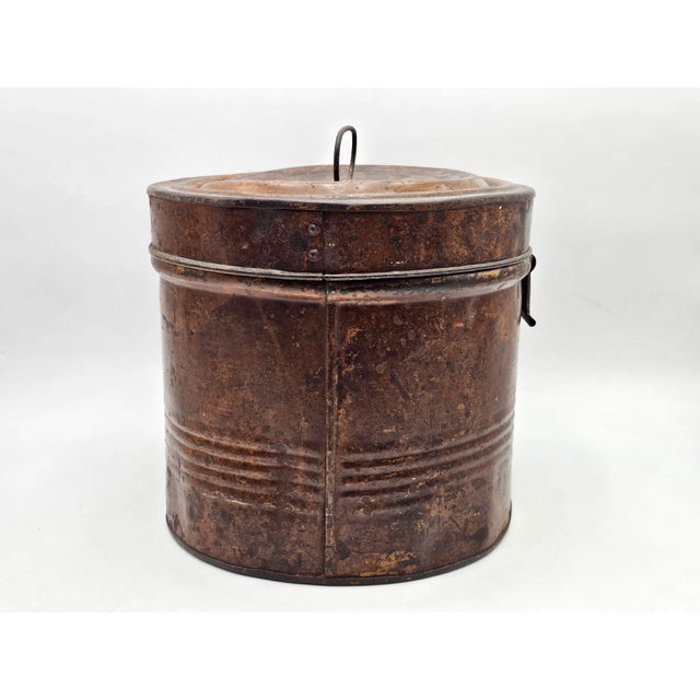 English Hat Box in Sheet Metal, Early 1900s For Sale - Image 5 of 11