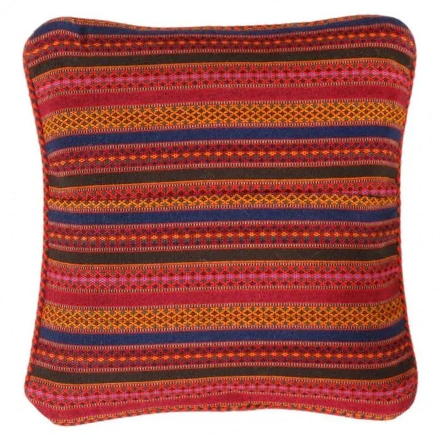 This Gabbeh pillow is made of high-quality LAMBS WOOL The piece was crafted with good workmanship.