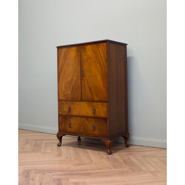 British Art Deco Tallboy Linen Cabinet in Burr Walnut from Waring and Gillow, 1930s For Sale - Image 10 of 10