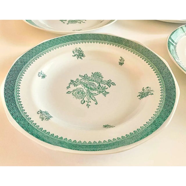 Four (4) vintage Wedgwood Mount Vernon Green Dinner Plates from the Georgetown Collection. Item#: 114049 Pattern Code: WW...
