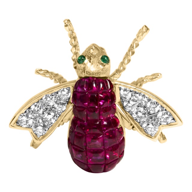 18K Yellow Gold 3/8 Cttw Diamond and 6 3/4 Cttw Red Ruby Bumblebee Brooch Pin (F-G Color, VS2-SI1 Clarity) For Sale