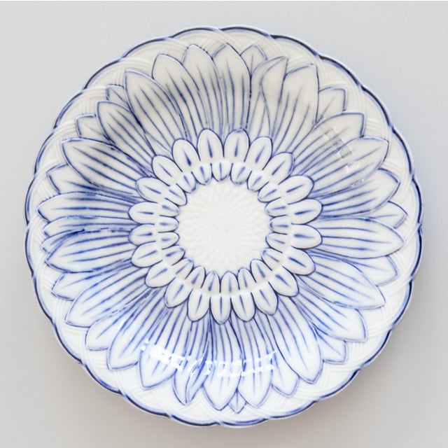 Blue 19th Century English Wedgwood Blue & White Pearlware Sunflower Plate For Sale - Image 8 of 8