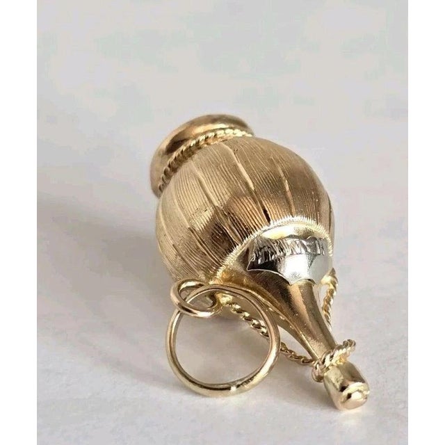 Gold Vintage Two-Tone Gold Chianti Wine Bottle Charm Pendant, 1960s For Sale - Image 8 of 13