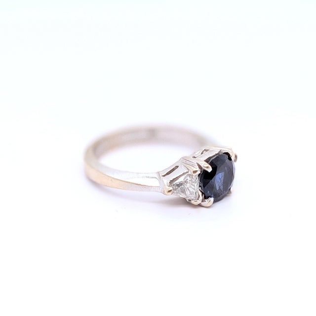 Stone Information - --------------------------------------------- Primary Stone(s): Sapphire - Stone Grading: - Origin:...