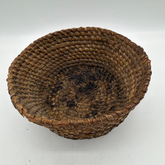 Antique Pennsylvania Coiled Rye Straw Basket, 19th Century, Lancaster County For Sale - Image 11 of 13