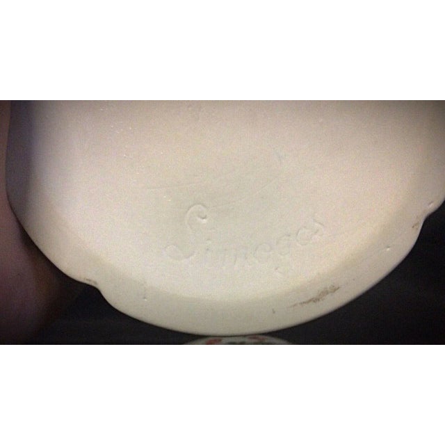 Vintage Porcelain Bonbonnière – Floral Decoration & Gold Trim – Limoges, France Add a touch of French elegance to your...