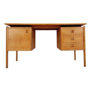 Vintage Danish Desk in Oak by Arne Vodder for GV Møbler, Denmark, 1960s For Sale