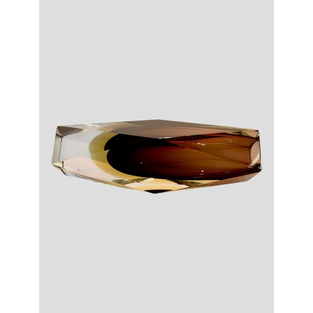 1960s Faceted Murano Glass Vase attributed to Mandruzzato, Italy, 1960s For Sale - Image 5 of 6