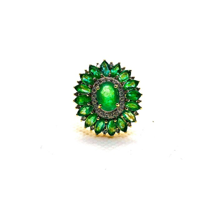 Late 20th Century Bochic “Capri” Vintage Natural Diamond & Emerald Vintage Retro Ring Set In 18K For Sale - Image 5 of 9