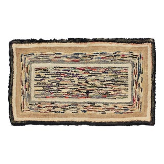 American Hooked Rug With Variegated Design in Black, Brown and Taupe 2'4"x5'2" For Sale