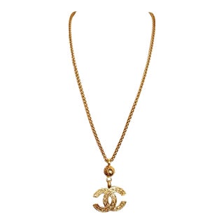 Chanel Vintage Gold Plated Filigree Ball CC Pendant Chain Long Necklace For Sale