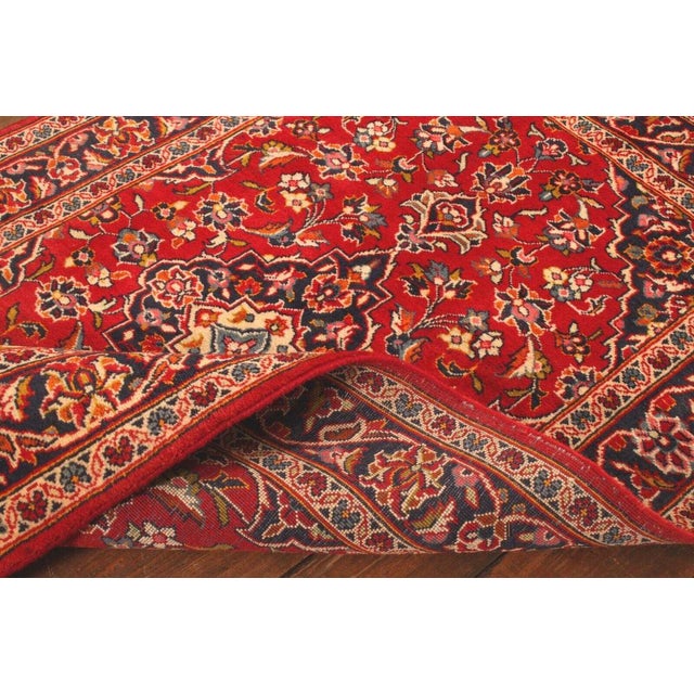 Red Middle Eastern Rug in Wool For Sale - Image 8 of 10
