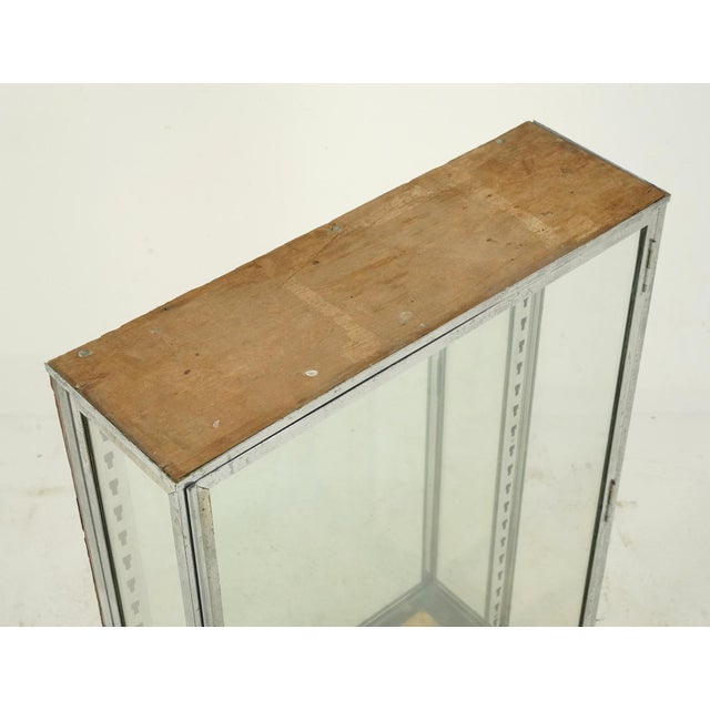 Traditional Vintage European Glass Front Mirrored Vitrine For Sale - Image 3 of 11