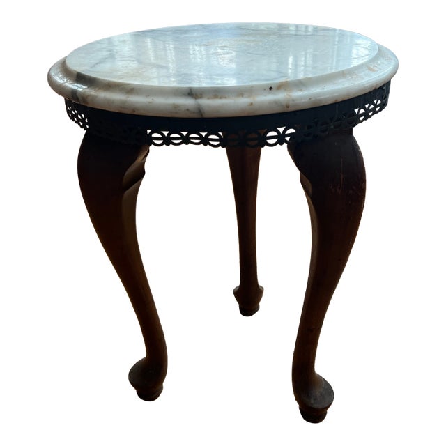Mid 20th Century Italian White Marble Top Side Rococco Style Cocktail Table For Sale