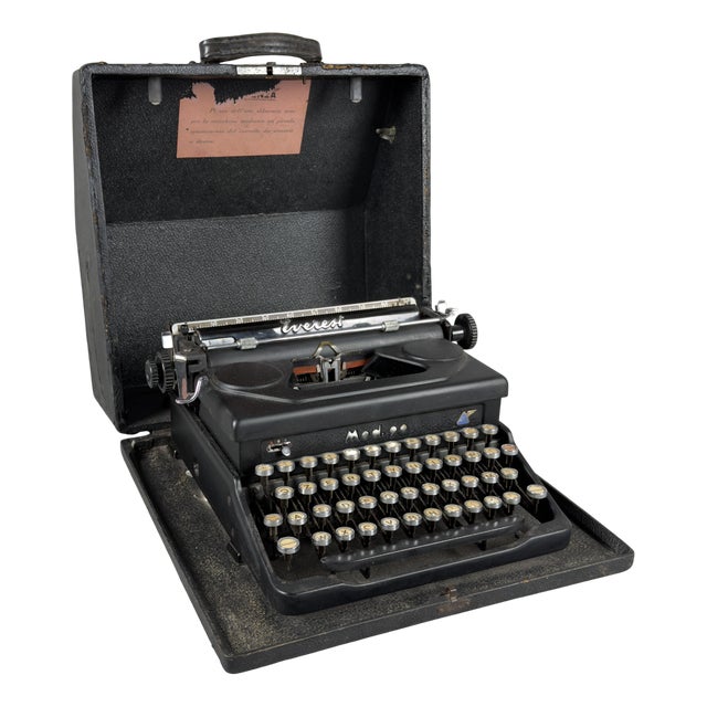 Everest Mod 90 Portable Typewriter from S.A. Serio Milano For Sale