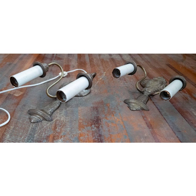 20th Century American Pair of Brass Wall Sconces in Georgian Adams Revival Style For Sale - Image 13 of 17
