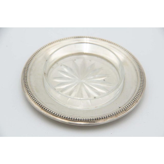 Circular Silver Butter Dish with Glass Core, in Good conditions. Designed 1920 to 1949