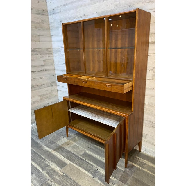 1960s 1960s Mid-Century Modern Keller Walnut Hutch / China Cabinet For Sale - Image 5 of 11