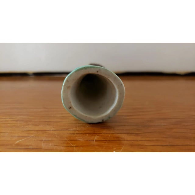 Early 20th Century Chinese Sancai Glazed Porcelain Parrot Figurine For Sale - Image 4 of 7