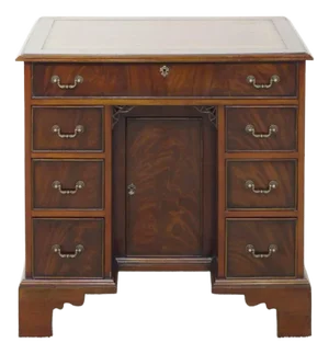 Georgian Revival Knee Hole Desk in Mahogany, 1920s