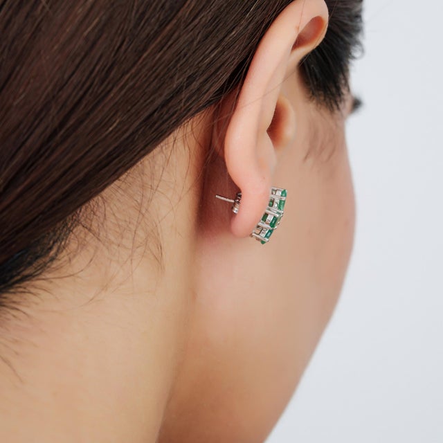 Handcrafted 5.02 Ct Natural Green Emerald Floral Cluster Stud Earrings 2 Pieces For Sale - Image 11 of 13