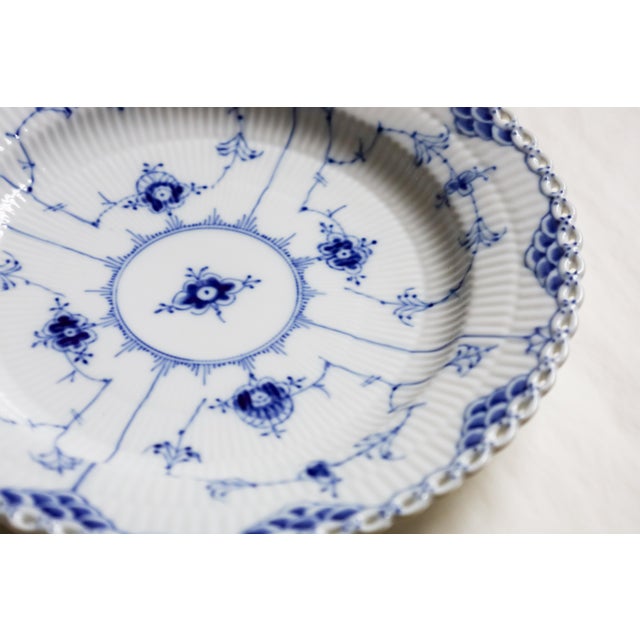 White 1920s Royal Copenhagen Blue Fluted Full Lace Dinner Plate No 1084 For Sale - Image 8 of 13