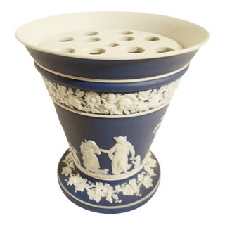 Pristine Vintage Wedgewood Cobalt Blue Jasperware Trumpet Frog Vase Circa 1969 For Sale