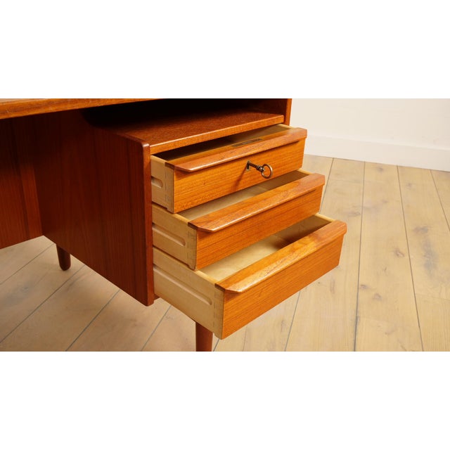 Vintage Desk from Valdemar Mortensen For Sale - Image 9 of 16
