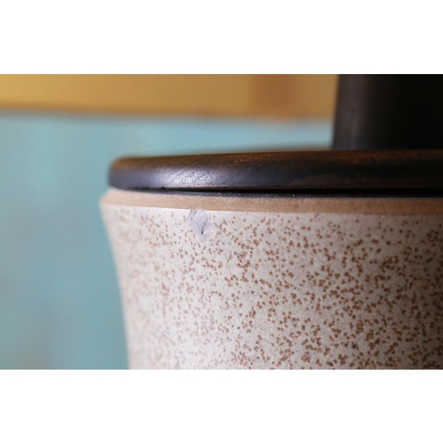 Wood 1960s Gordon and Jane Martz M221 Lamp for Marshall Studios Light Gray Brown Specks Bamboo For Sale - Image 7 of 13