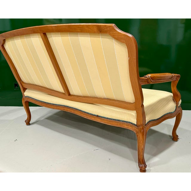 David Sutherland Indoor/Outdoor Teak Settee With Nailhead Trim – 61” For Sale In West Palm - Image 6 of 10