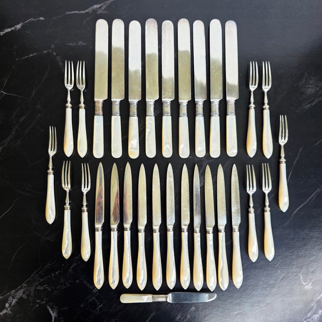 Antique Landers Frary & Clark Mother-of-Pearl Flatware Set, 31 Pieces For Sale - Image 13 of 13