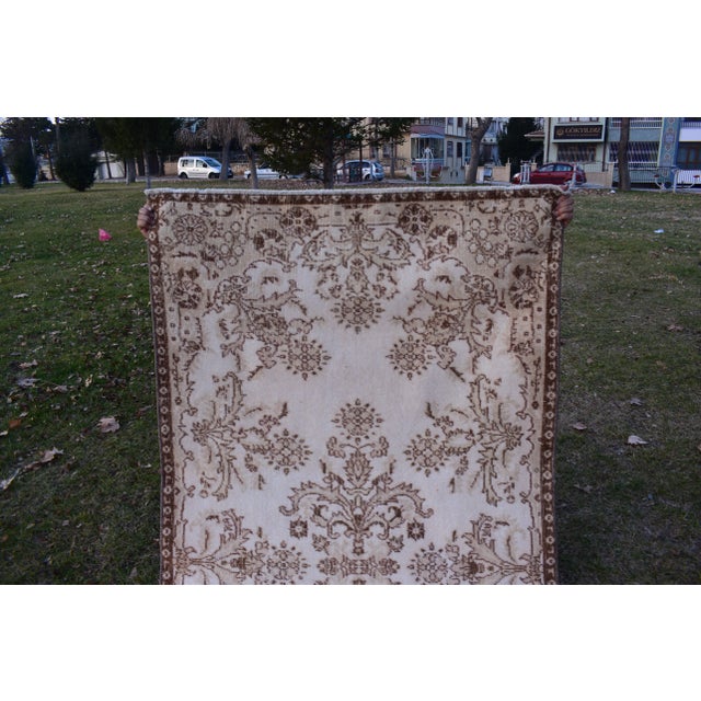Vintage Floral Turkish Sparta Rug 3'10" X 7'1" For Sale - Image 9 of 11