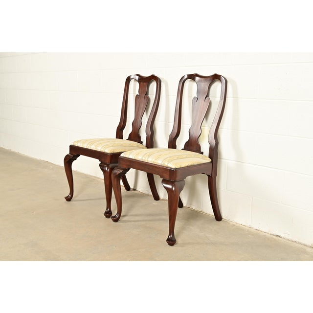 Henkel Harris Henkel Harris Queen Anne Solid Mahogany Side Chairs or Dining Chairs, Pair For Sale - Image 4 of 15