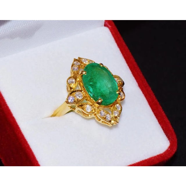 GIA Certified Natural 6.9CTS VS E Diamond Emerald 18K Solid Gold Ring, size 6.5 For Sale In Dallas - Image 6 of 6