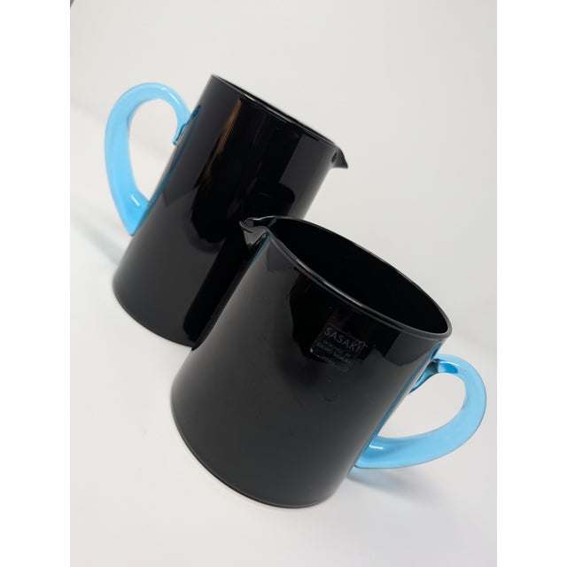 Japanese 1990s Soichiro Sasakura for Sasaki Japanese Postmodern 'San Marino' Art Glass Pitchers Set of Two For Sale - Image 3 of 10