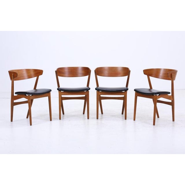 Mid-Century Danish Model 7 Chairs in Teak and Leather by Helge Sibast, Set of 4 For Sale - Image 3 of 16