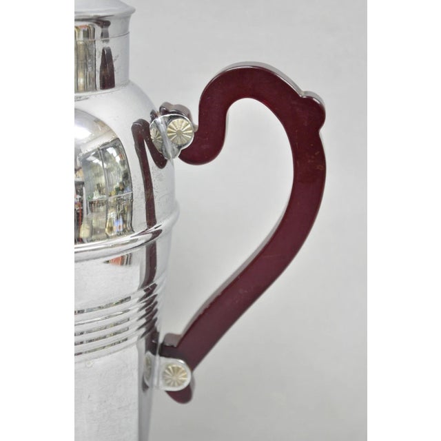 Metal Art Deco Silver Plated Red Bakelite Handle Martini Bar Cocktail Shaker Pitcher For Sale - Image 7 of 12