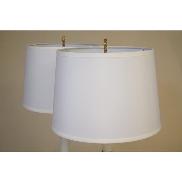 Matched Pair Lenox Quoizel Neoclassic Hollywood Regency Modern Column Porcelain Table Lamps 1960's For Sale - Image 12 of 14