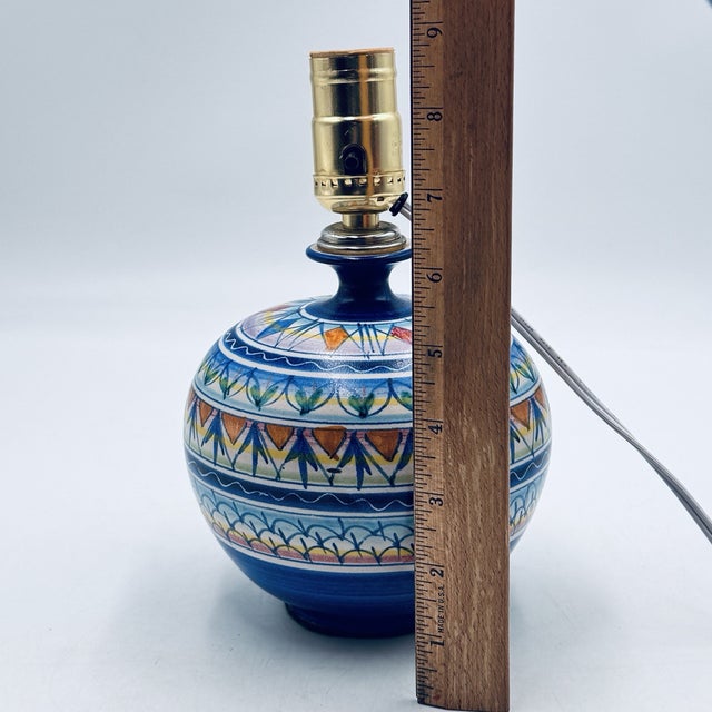Metal Vintage ItalianMid-Century Modern Vietri Italy D’Amore Blue Geometric Ceramic Vase Table Lamp For Sale - Image 7 of 7