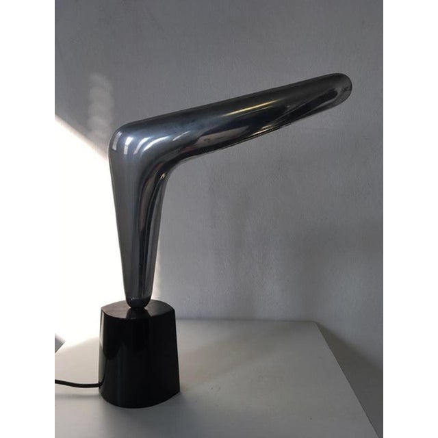 This aluminum table lamp is a piece part of the Sealine Collection, interely made in Italy in the 1970. The oval basis is...