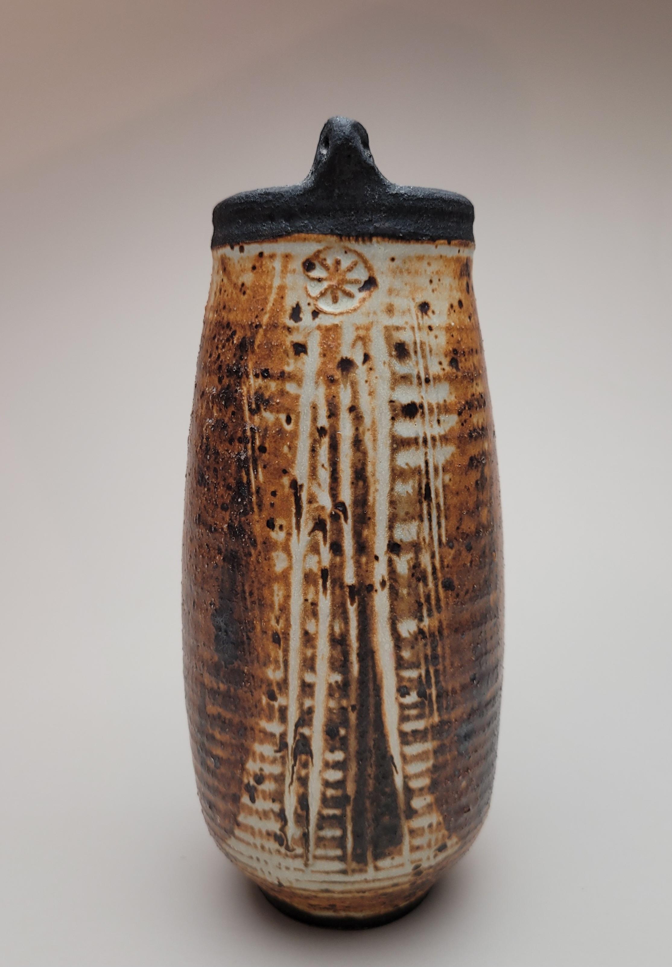 pottery-vase-by-vivika-and-