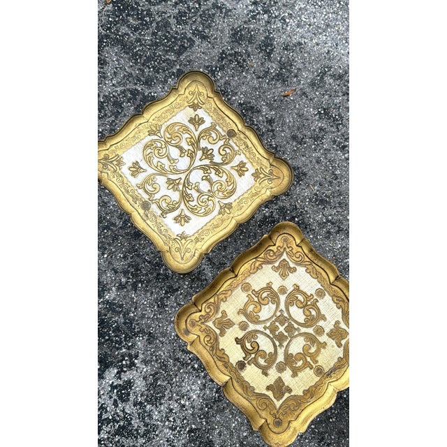 Pair of Vintage Italian Florentine-Style Giltwood Accent Tables With Ornate Scalloped Tops For Sale - Image 4 of 5
