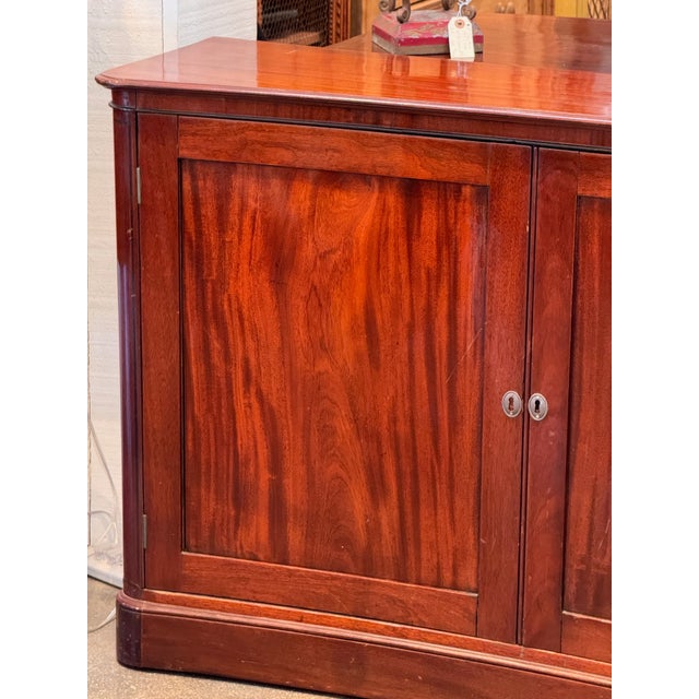 19th Century George III Concave Cabinet For Sale - Image 4 of 14