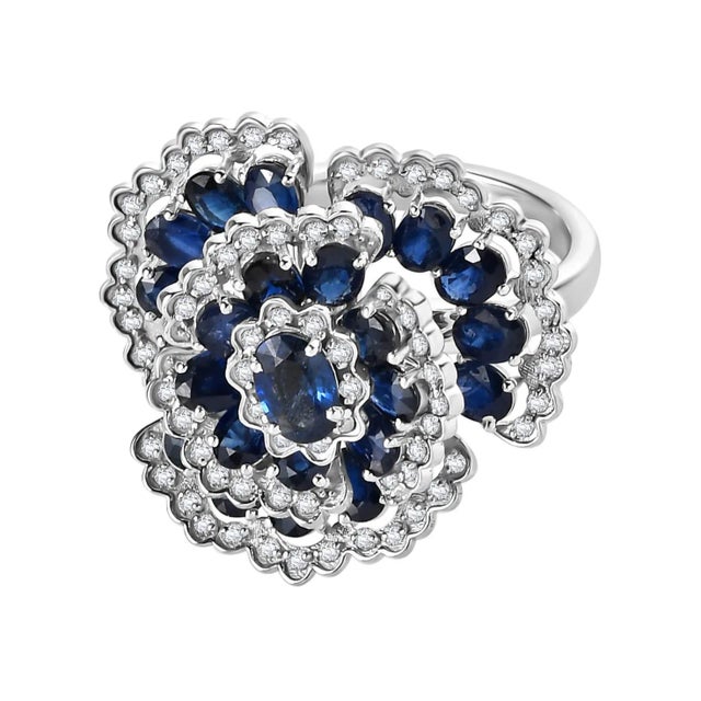 Metal 7.02 Carat Sapphire Diamond Floral Statement Ring for Her Size 6 For Sale - Image 7 of 12