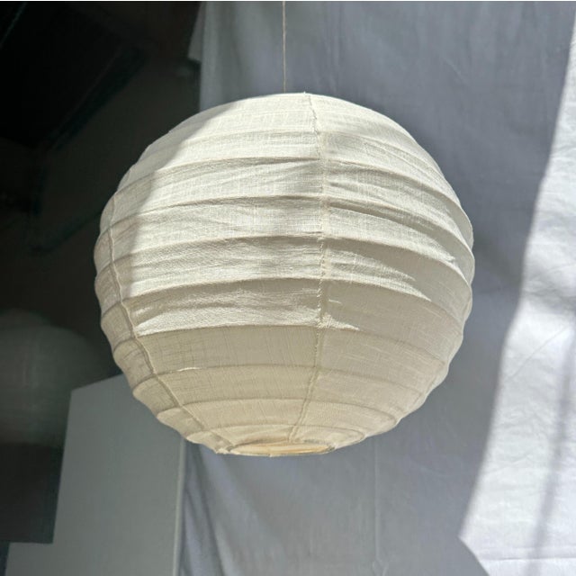 1980s Japanese-Style Rattan and Natural Linen Pendant Light, 1980s For Sale - Image 5 of 17
