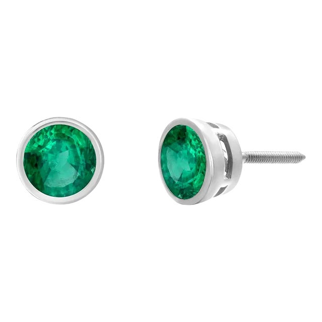 14 Karat White Gold Bezel-Set Pair Round Emerald 0.70 Carat Screw Back Earrings - 2 Pieces For Sale