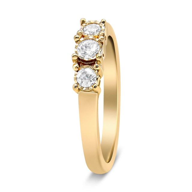 Haus of Brilliance 14K Yellow Gold Plated .925 Sterling Silver 1/4 Cttw Diamond 3 Stone Illusion Plate Ring (J-K Color, I1-I2 Clarity) - Size 6 For Sale - Image 4 of 7