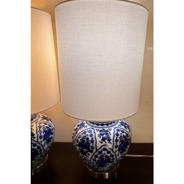 1980s Vintage Chinoiserie Style Blue and White Ginger Jar 3-Way, Table Lamps - a Pair For Sale - Image 5 of 9